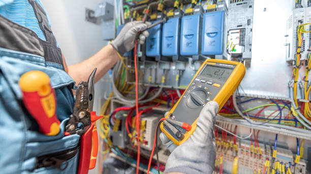 Best Circuit Breaker Repair  in West Crossett, AR
